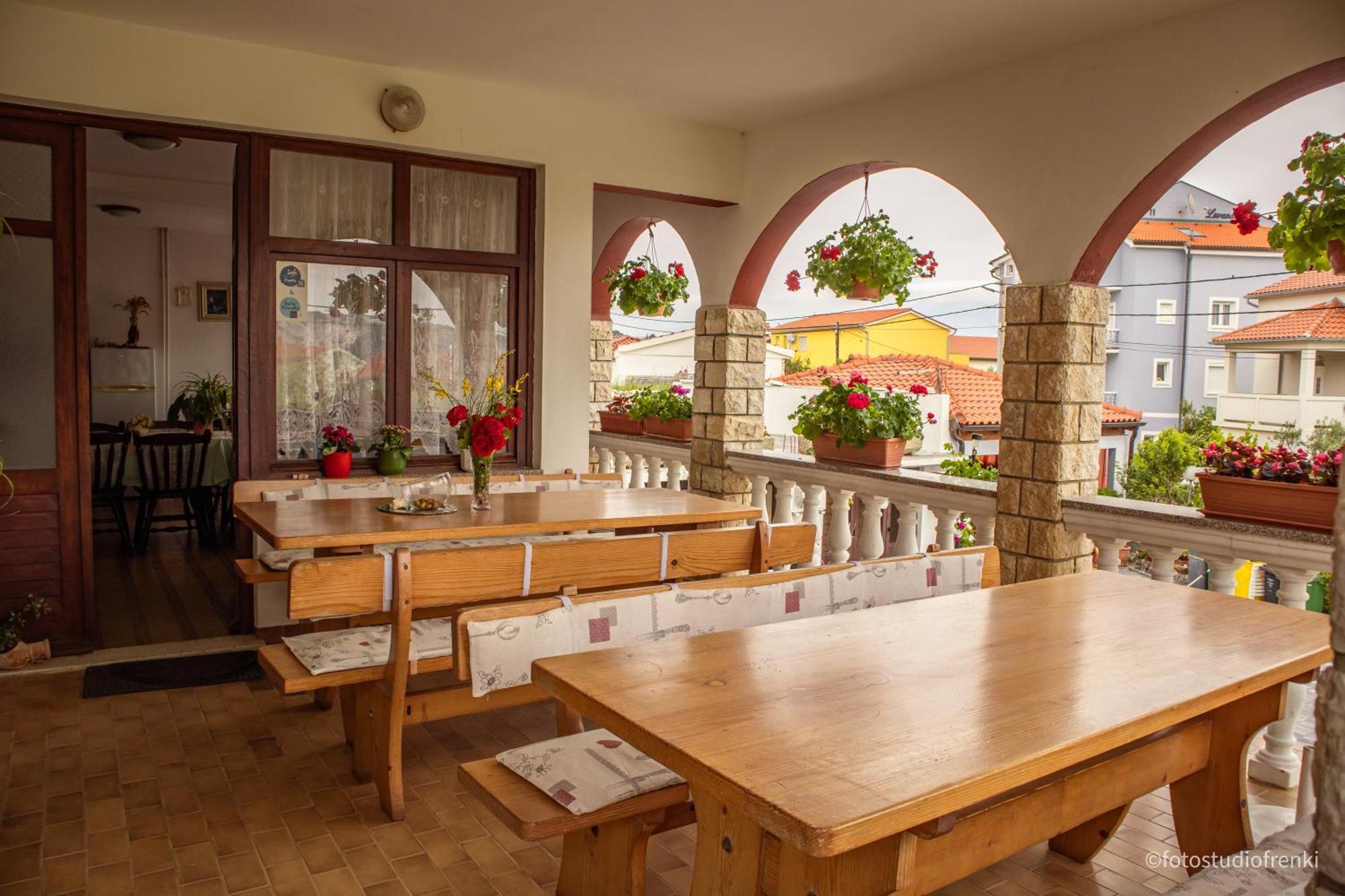 Guesthouse Marija Lopar Bagian luar foto