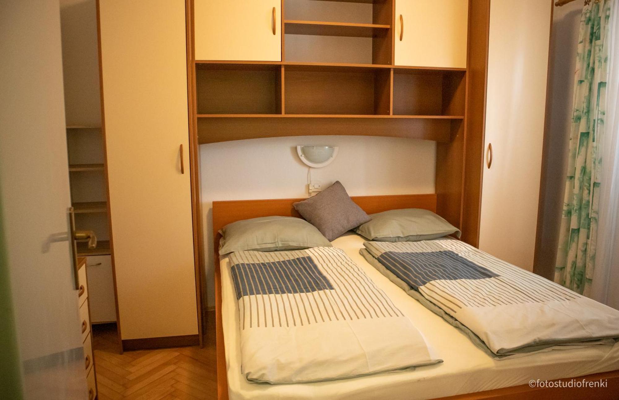 Guesthouse Marija Lopar Bagian luar foto