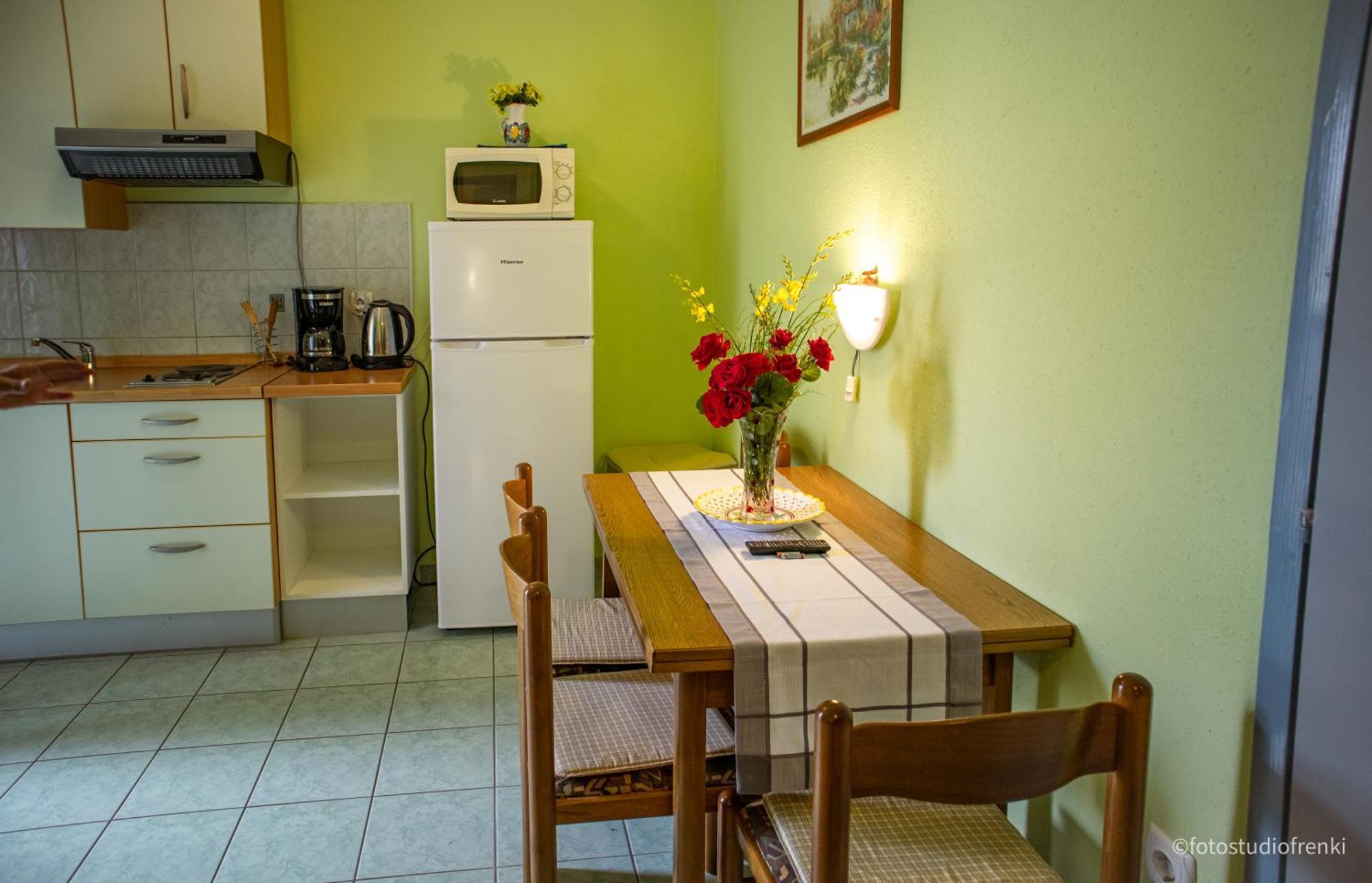 Guesthouse Marija Lopar Bagian luar foto