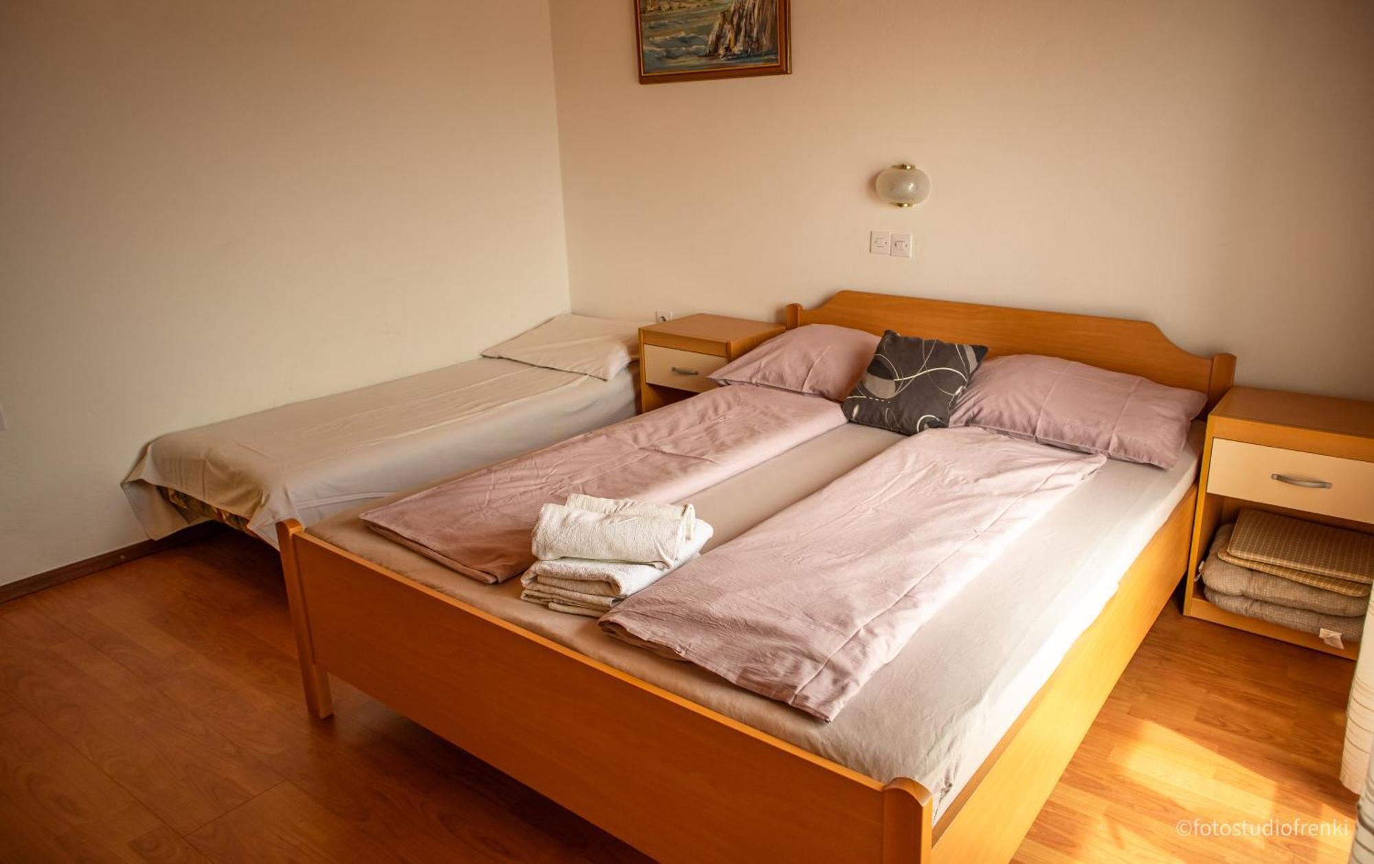 Guesthouse Marija Lopar Bagian luar foto